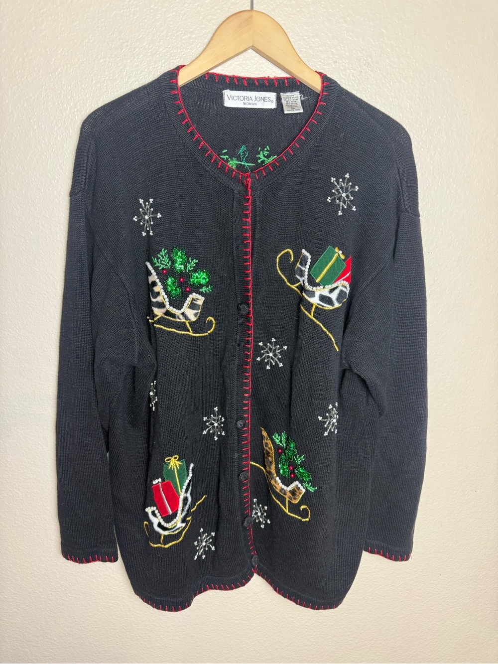 Victoria Jones 55% Ramie 45% Cotton Black Holiday Christmas Sweater